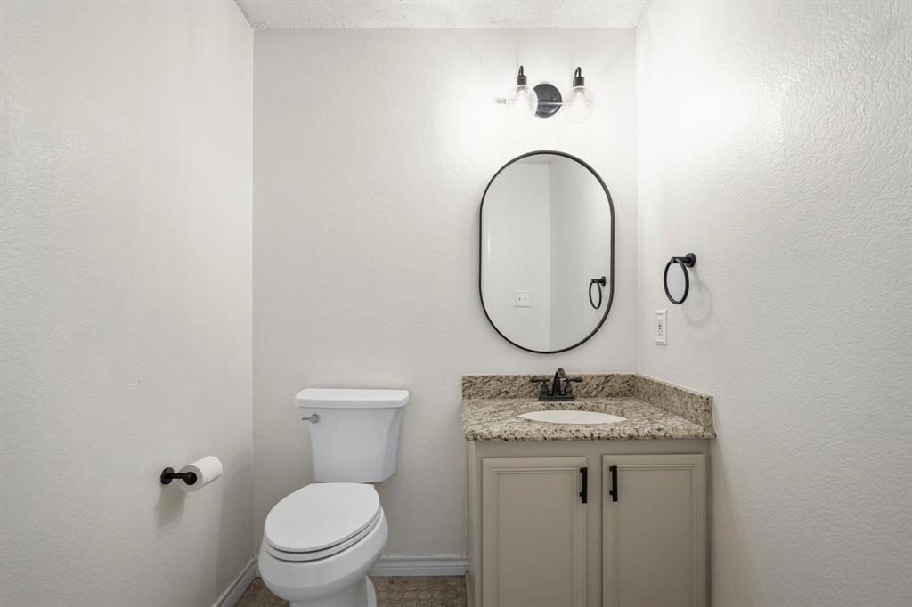 2201 Driskell Lane Corinth, TX 76210 - Photo 6 of 39