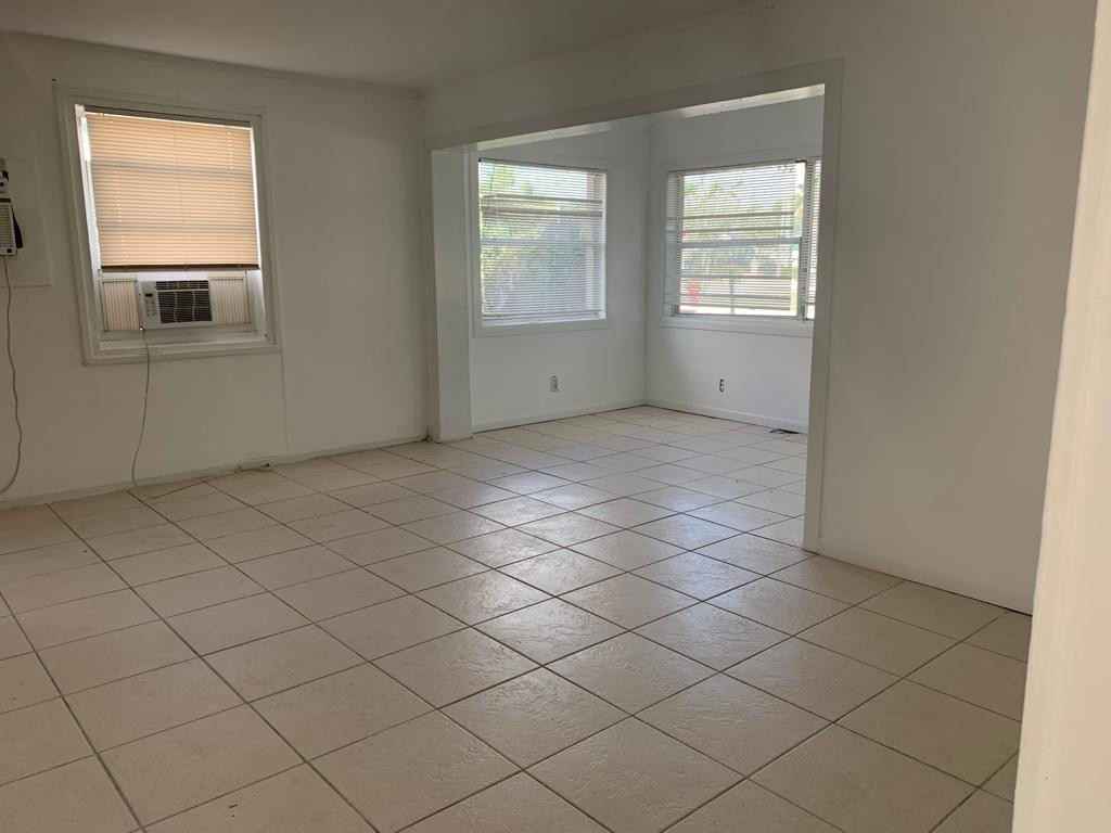 657 West 4th Street Riviera Beach, FL 33404 - Photo 5 of 14 Photo 5
