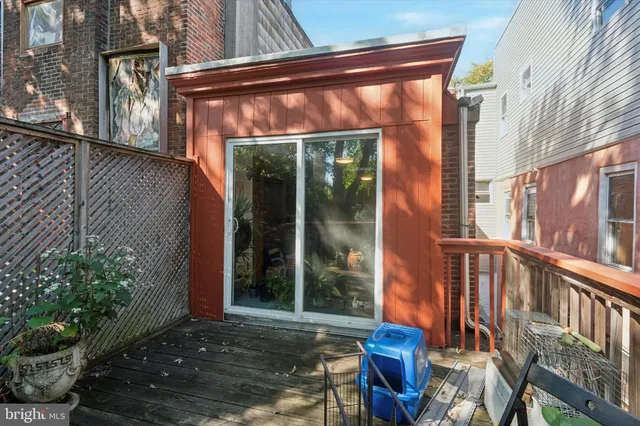 a view of entrance front of house