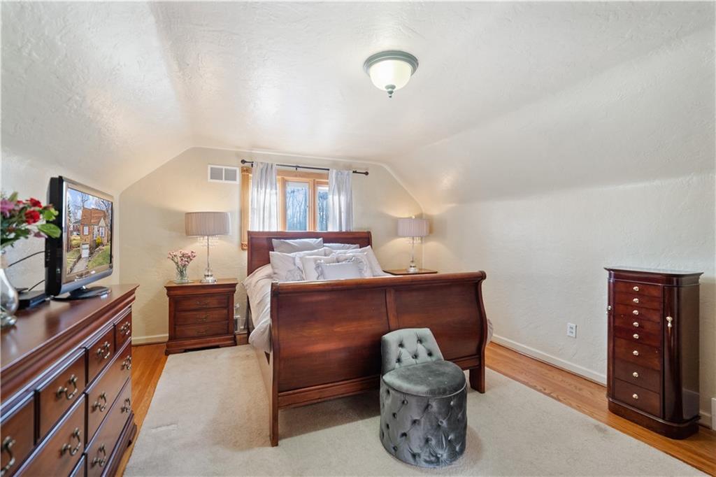 1341 Varner Road Pittsburgh, PA 15227 - Photo 14 of 27 Gallery Image 14
