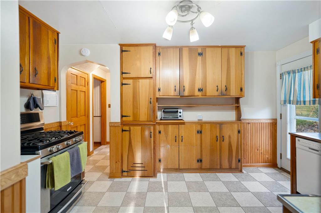 1341 Varner Road Pittsburgh, PA 15227 - Photo 8 of 27 Gallery Image 8