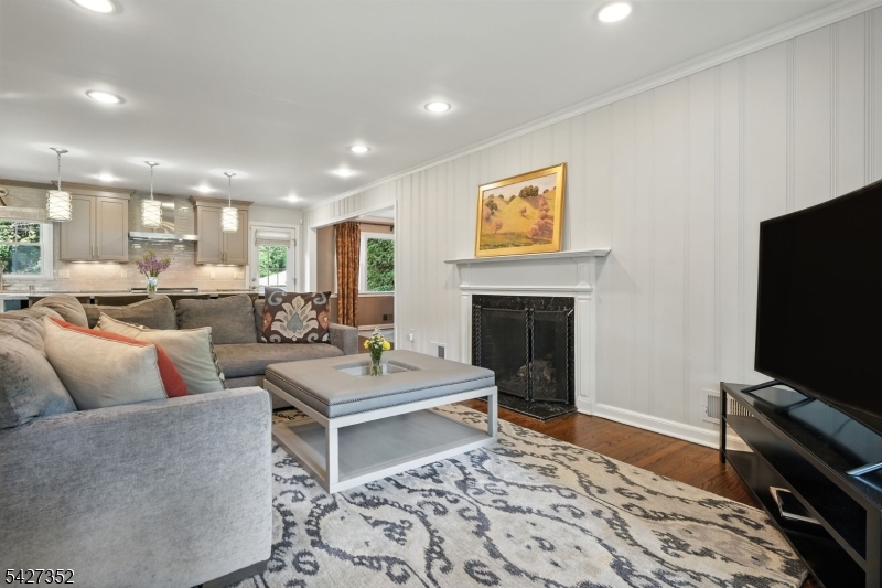 15 Catalpa Road Morristown, NJ 07960 - Photo 2 of 27
