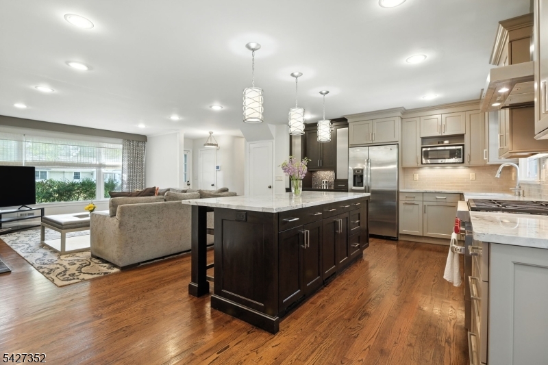 15 Catalpa Road Morristown, NJ 07960 - Photo 6 of 27