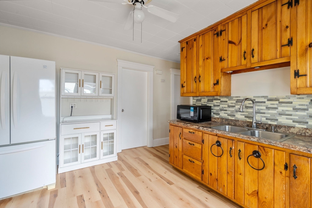 45-47 Janet Street West Springfield, MA 01089 - Photo 11 of 37