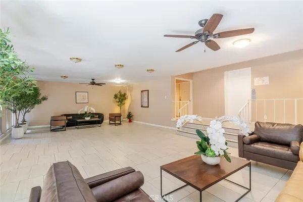 $3,400 | 14141 Dickens Street, Unit 211, Sherman Oaks, CA 91423