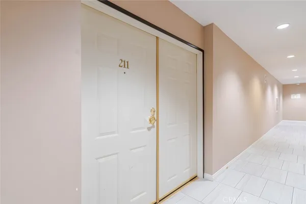 $3,400 | 14141 Dickens Street, Unit 211, Sherman Oaks, CA 91423