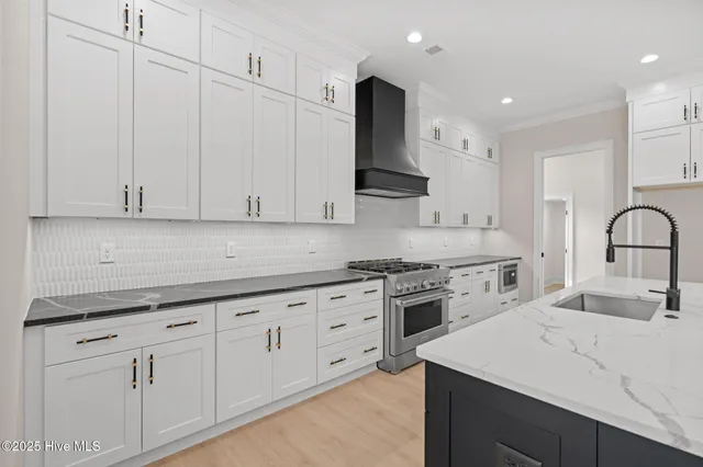 $1,325,000 | 7622 Kilbirnie Drive, Sunset Beach, NC 28468