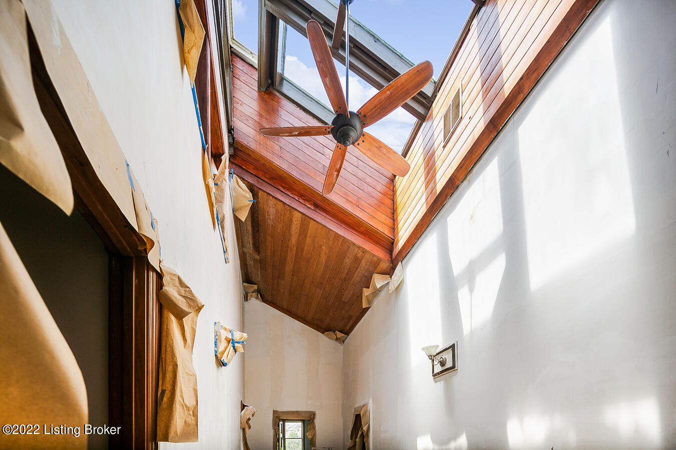 8702 Routt Road Louisville, KY 40299 - Photo 51 of 56 Hallway