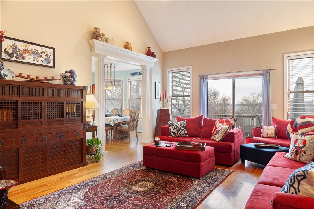 225 Kaufman Road Tiverton, RI 02878 - Photo 13 of 43 Living Room