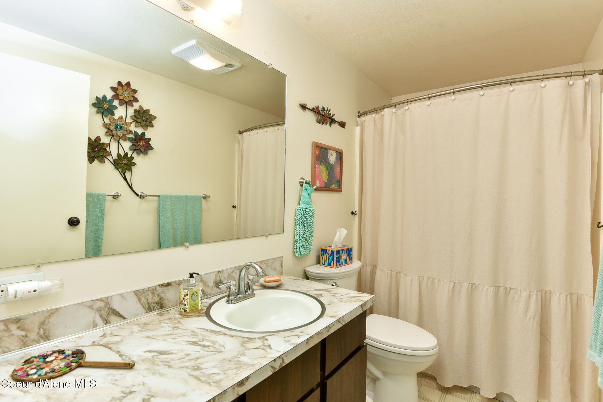 16232 East 1st Street Bayview, ID 83803 - Photo 22 of 31 Main Bathroom