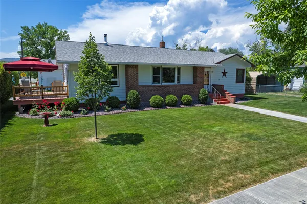 $499,000 | 201 North Oak Street, Townsend, MT 59644
