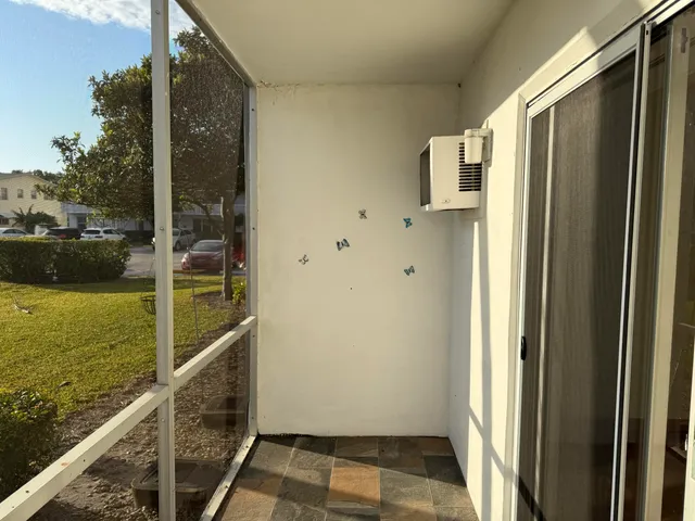 $1,400 | 127 Northampton G, Unit G, West Palm Beach, FL 33417