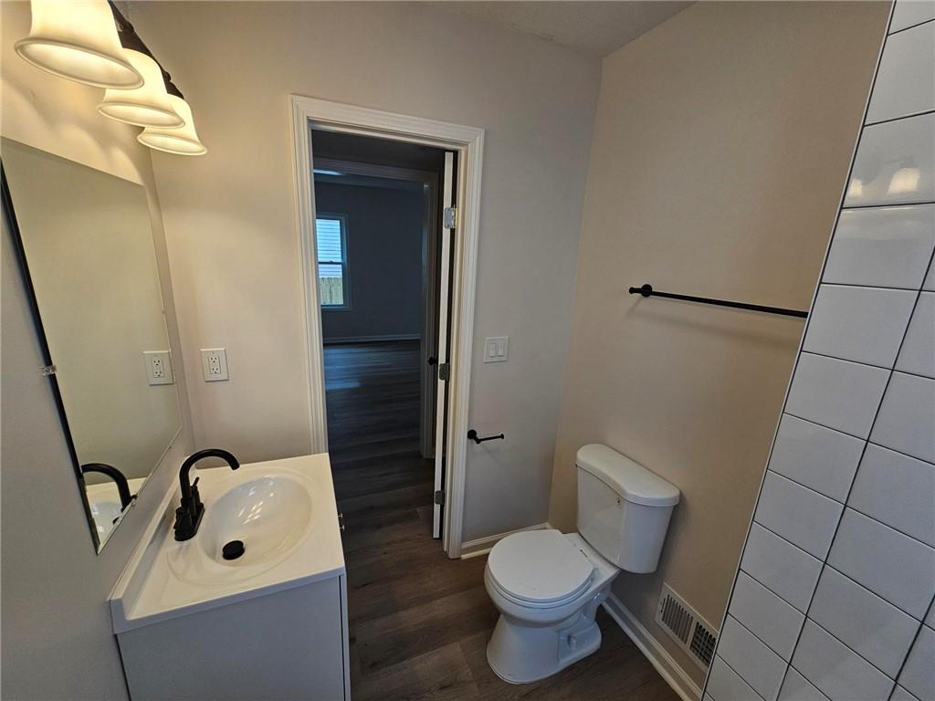 921 South Noland Road Independence, MO 64050 - Photo 5 of 33 Gallery Image 5