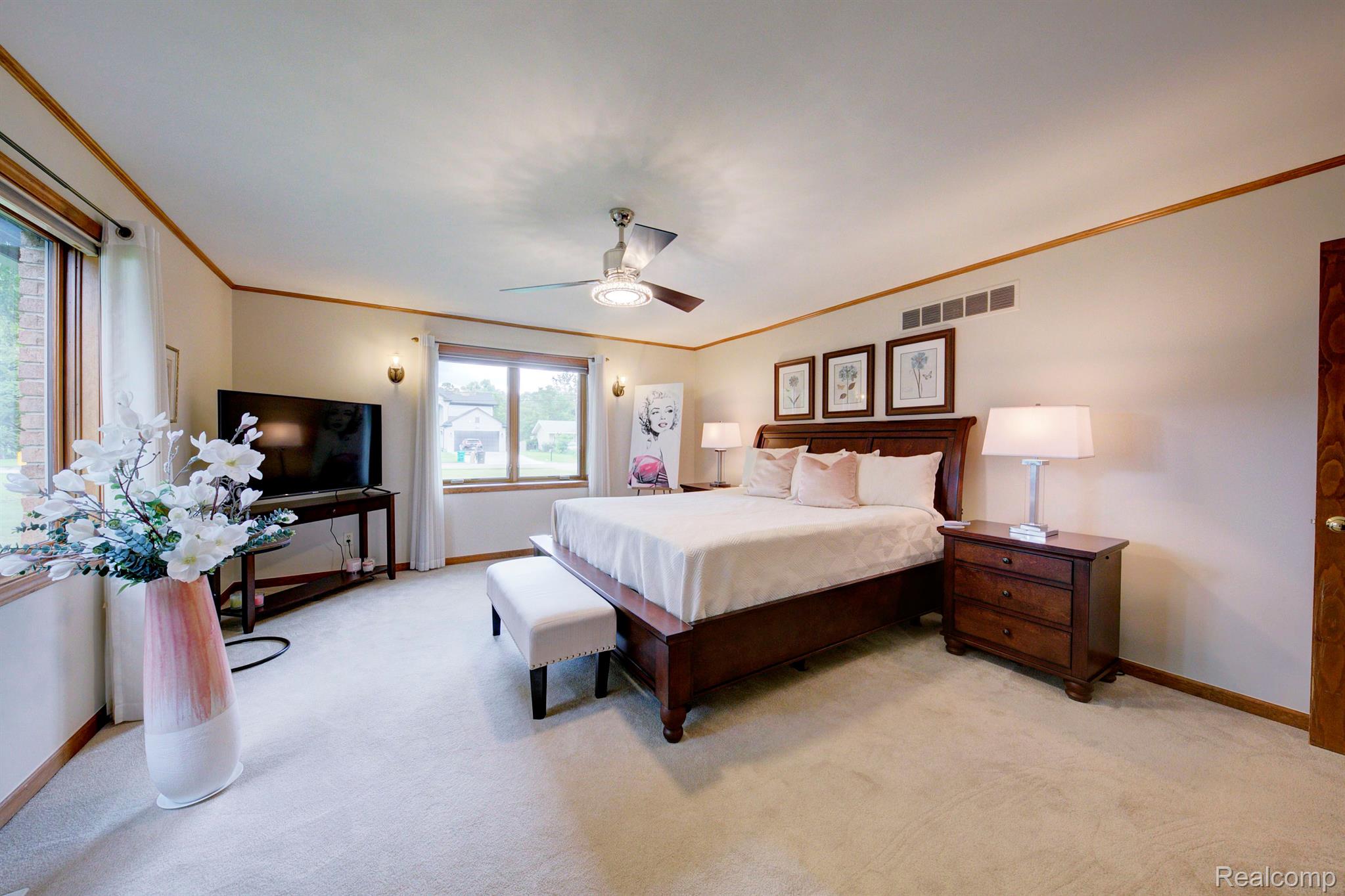 21093 Gill Road Farmington, MI 48335 - Photo 26 of 43 Gallery Image 26