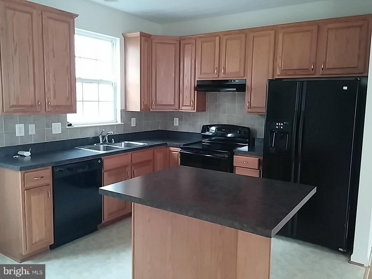 720 Luke Road Baltimore, MD 21220 - Photo 4 of 12 Kitchen