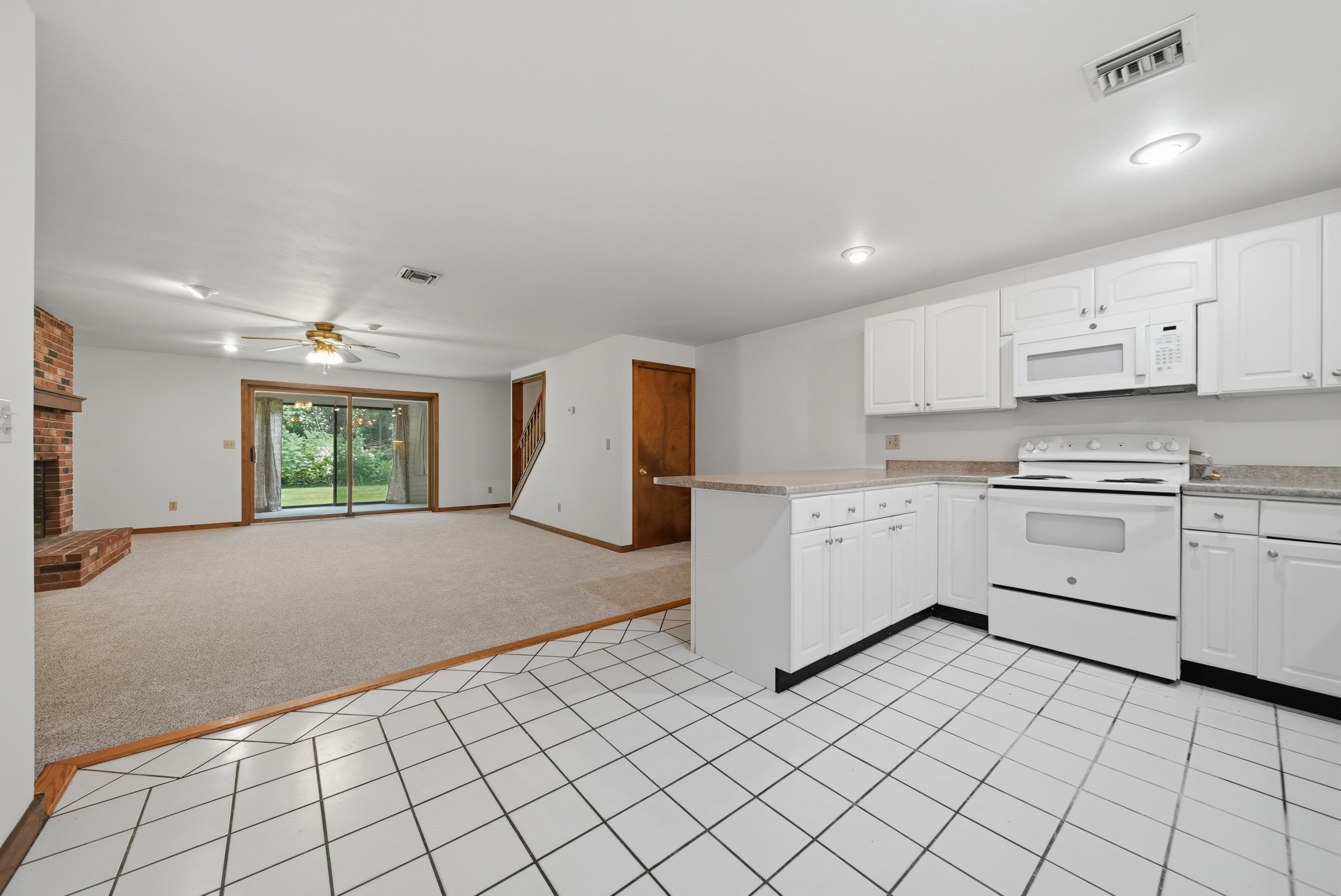 13 Hampton Towne Estates Hampton, NH 03842 - Photo 9 of 48