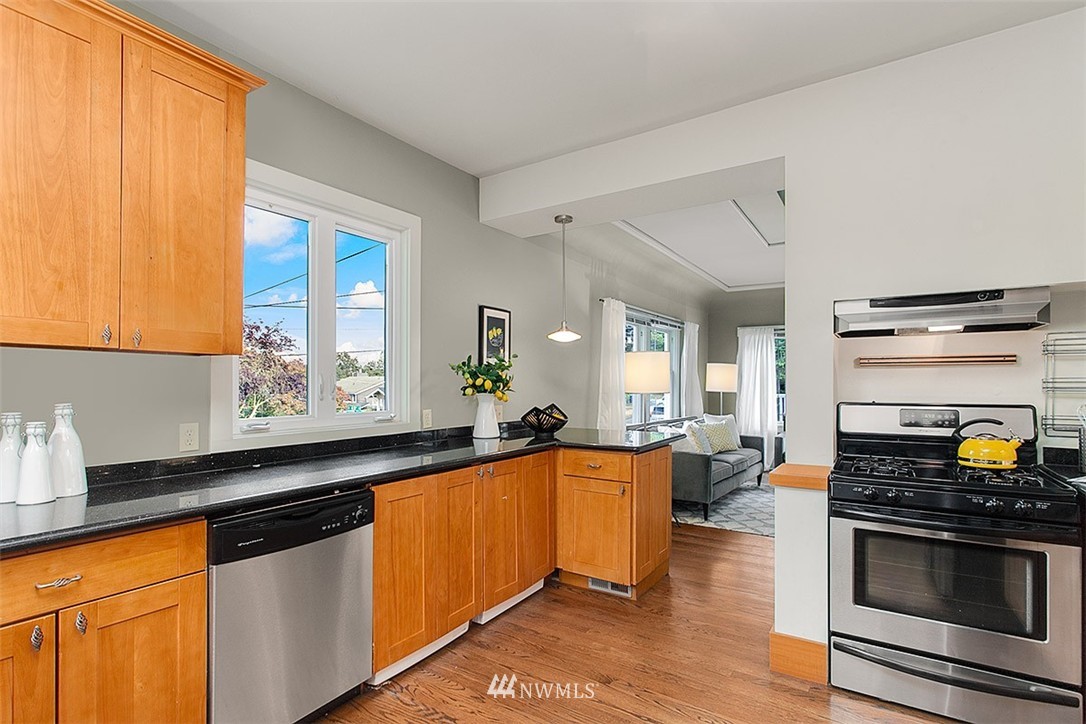 626 North 65th Street Seattle, WA 98103 - Photo 5 of 16 Gallery Image 5