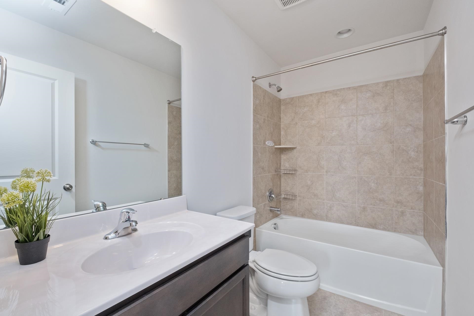 200 Overview Street Waynesboro, VA 22980 - Photo 12 of 29 Hall Full Bath