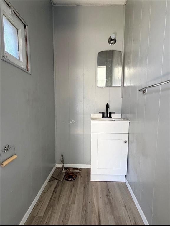 108 Park Road Ambridge, PA 15003 - Photo 9 of 16 Guest Bathroom