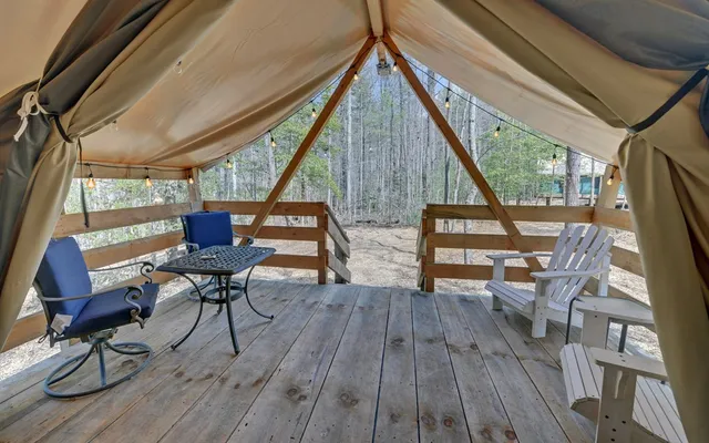 a view of roof with sitting area