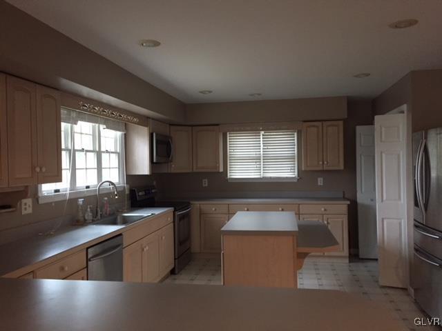 4437 Greenfield Road Bethlehem, PA 18017 - Photo 6 of 21 So many cabintes. Most have slide out drawers. Isl