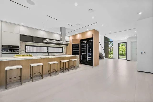 $3,195,000 | 618 Northeast 17th Way, Fort Lauderdale, FL 33304