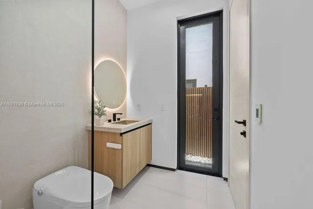 $3,195,000 | 618 Northeast 17th Way, Fort Lauderdale, FL 33304