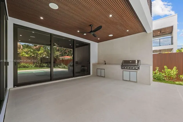 $3,195,000 | 618 Northeast 17th Way, Fort Lauderdale, FL 33304