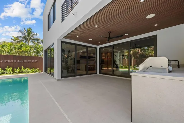 $3,195,000 | 618 Northeast 17th Way, Fort Lauderdale, FL 33304