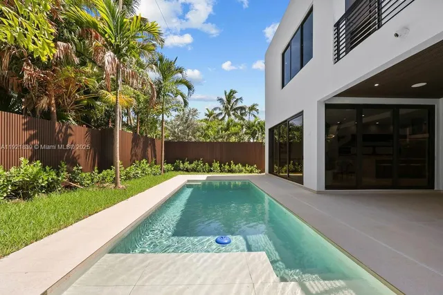 $3,195,000 | 618 Northeast 17th Way, Fort Lauderdale, FL 33304