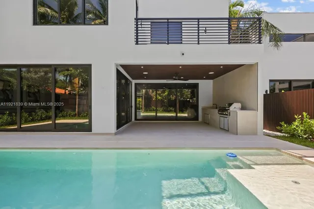 $3,195,000 | 618 Northeast 17th Way, Fort Lauderdale, FL 33304