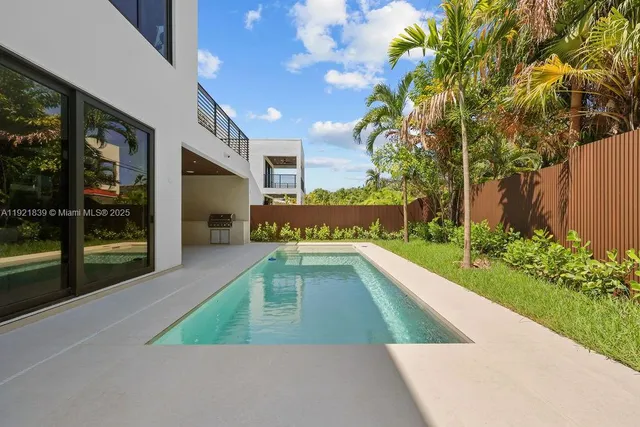 $3,195,000 | 618 Northeast 17th Way, Fort Lauderdale, FL 33304