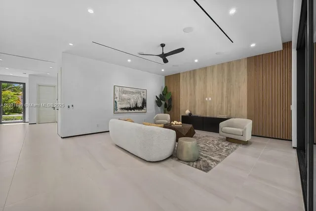 $3,195,000 | 618 Northeast 17th Way, Fort Lauderdale, FL 33304