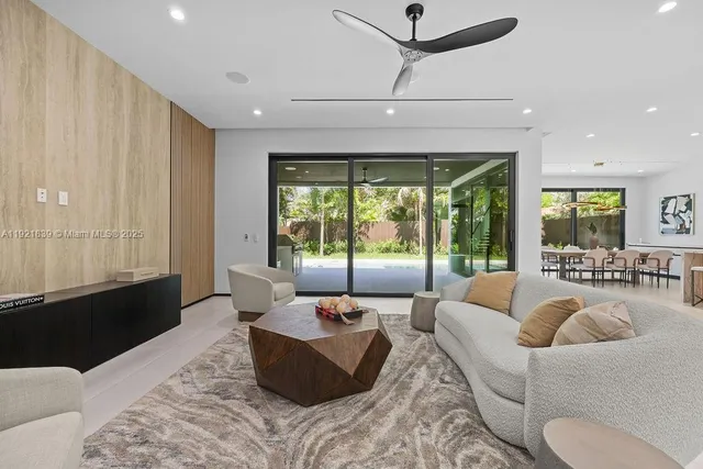 $3,195,000 | 618 Northeast 17th Way, Fort Lauderdale, FL 33304