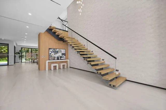 $3,195,000 | 618 Northeast 17th Way, Fort Lauderdale, FL 33304