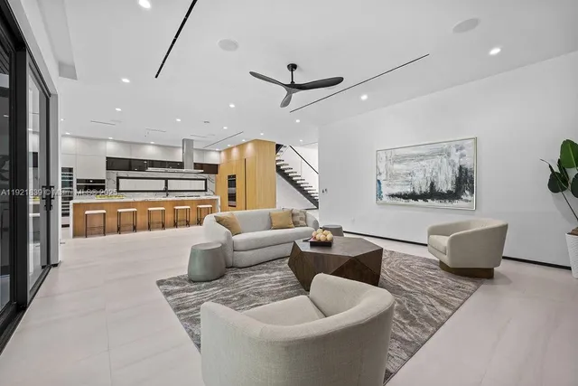 $3,195,000 | 618 Northeast 17th Way, Fort Lauderdale, FL 33304