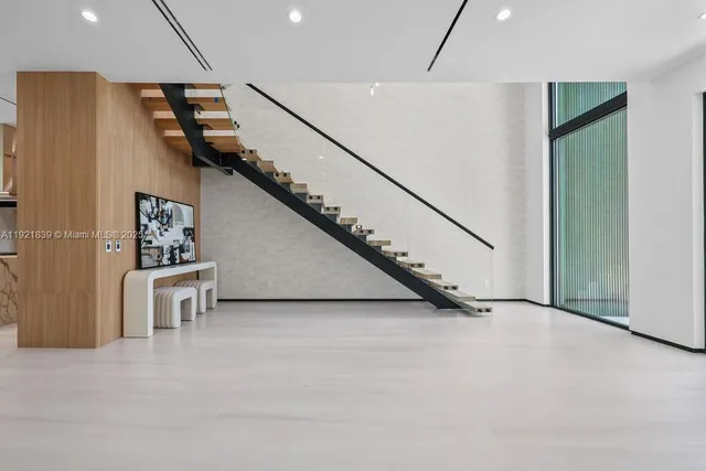 $3,195,000 | 618 Northeast 17th Way, Fort Lauderdale, FL 33304