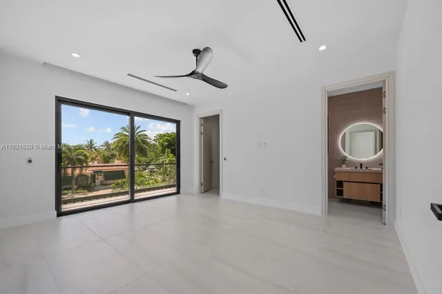 $3,195,000 | 618 Northeast 17th Way, Fort Lauderdale, FL 33304