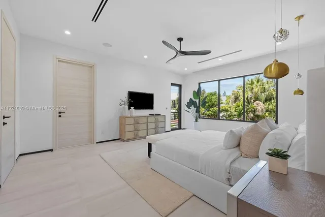 $3,195,000 | 618 Northeast 17th Way, Fort Lauderdale, FL 33304