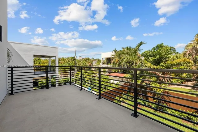 $3,195,000 | 618 Northeast 17th Way, Fort Lauderdale, FL 33304