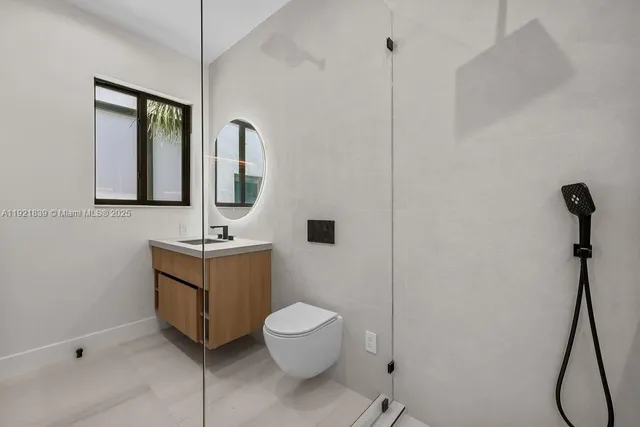 $3,195,000 | 618 Northeast 17th Way, Fort Lauderdale, FL 33304