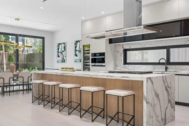 $3,195,000 | 618 Northeast 17th Way, Fort Lauderdale, FL 33304