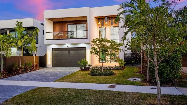 $3,195,000 | 618 Northeast 17th Way, Fort Lauderdale, FL 33304