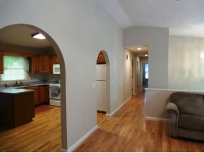 830 Lebanon Road Kingsport, TN 37663 - Photo 10 of 22 Hallway