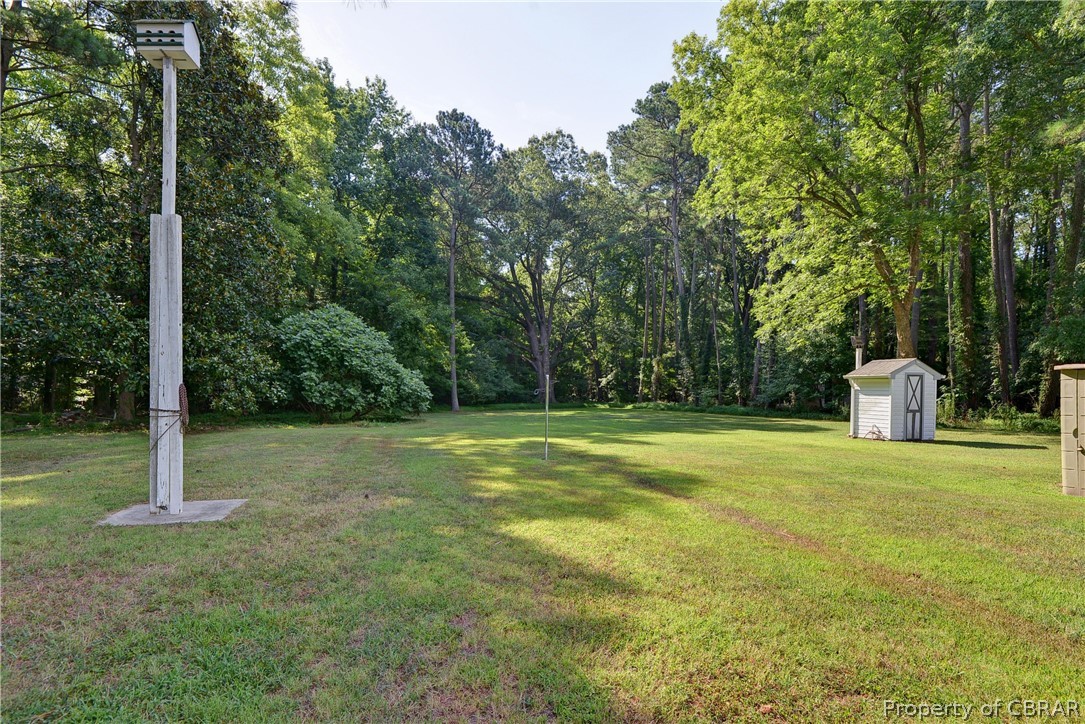 722 Yorktown Road Poquoson, VA 23662 - Photo 9 of 48