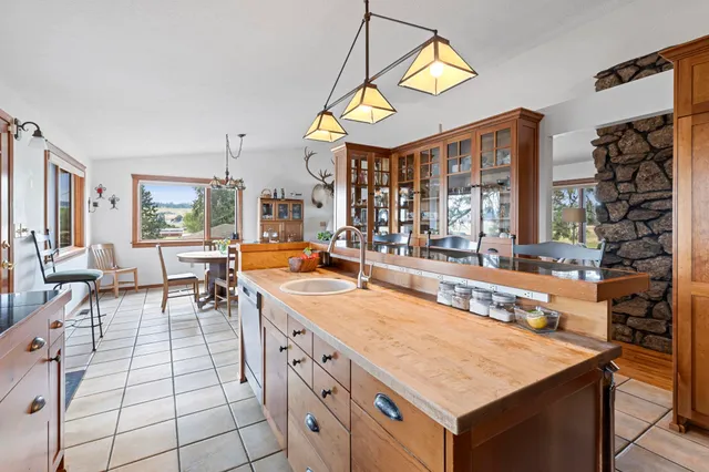 $899,000 | 12504 North Fairview Road, Mead, WA 99021