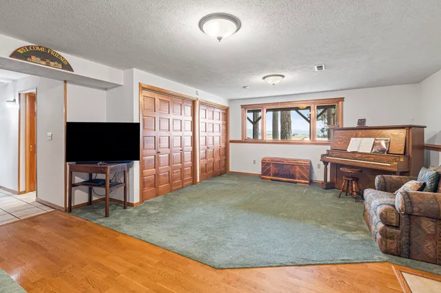 $899,000 | 12504 North Fairview Road, Mead, WA 99021