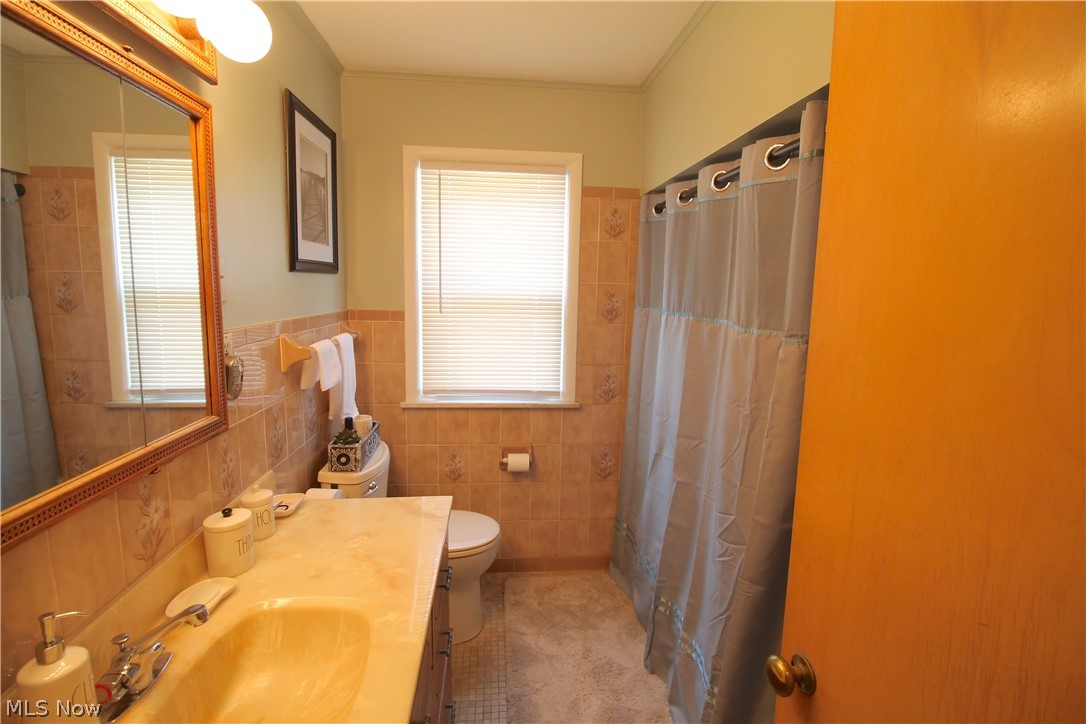 1515 Maywood Road Cleveland, OH 44121 - Photo 14 of 31 Gallery Image 14