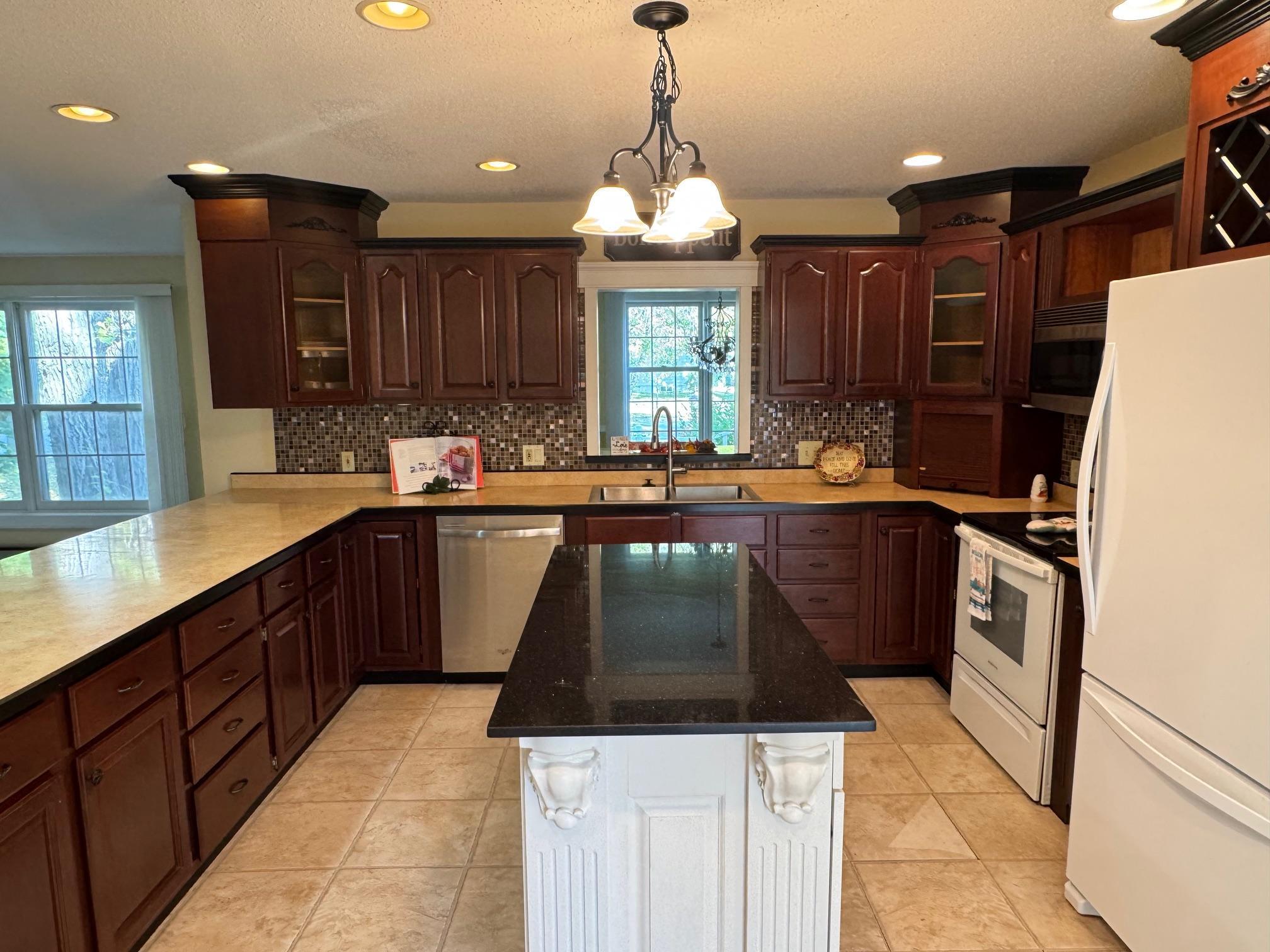 315 3rd Avenue Northeast Roseau, MN 56751 - Photo 2 of 25