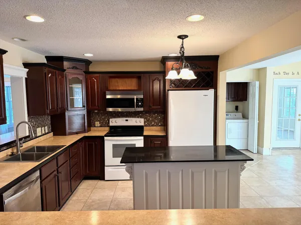 $229,500 | 315 3rd Avenue Northeast, Roseau, MN 56751